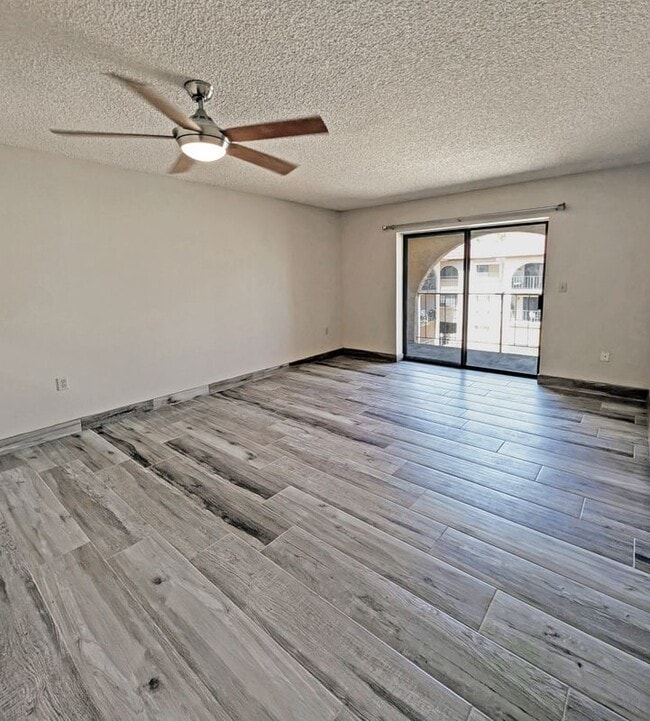 Photo - 3033 E Devonshire Ave