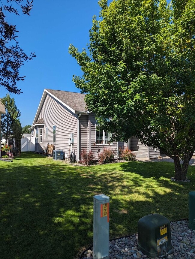 Photo - 140 Barron Way