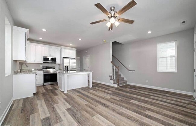 Photo - 833 A Ave