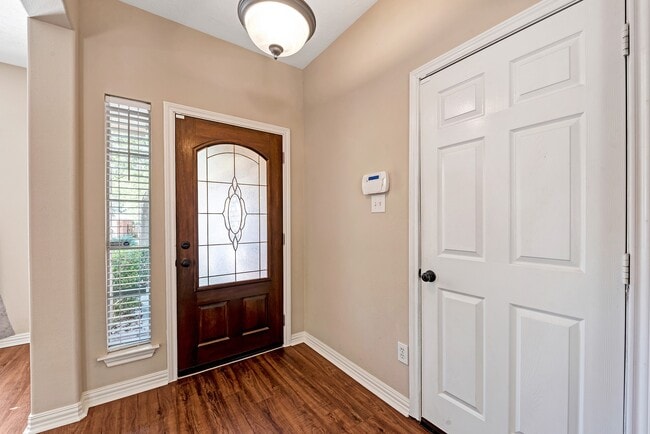 Photo - 135 W Russet Grove Cir