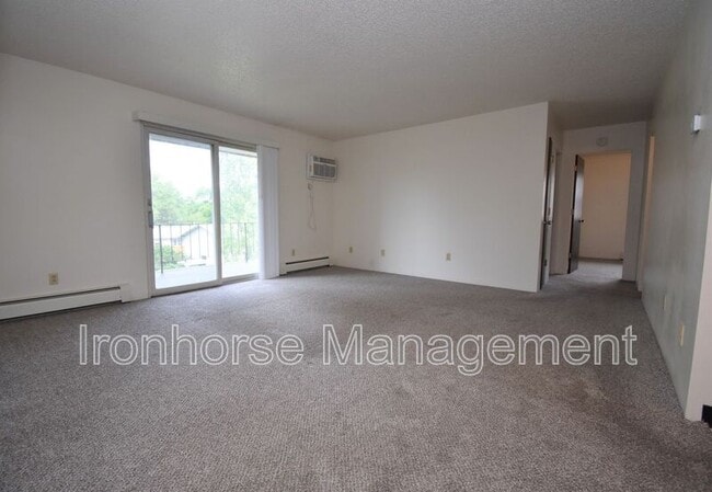 Photo - 805 W Villard St