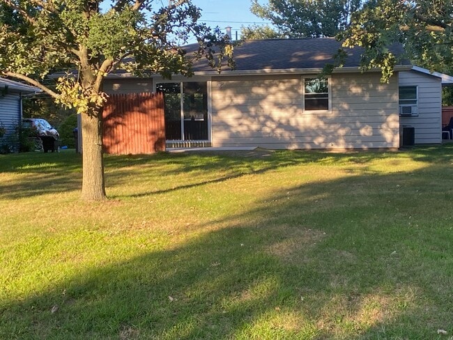 Photo - 2218 Midland Dr