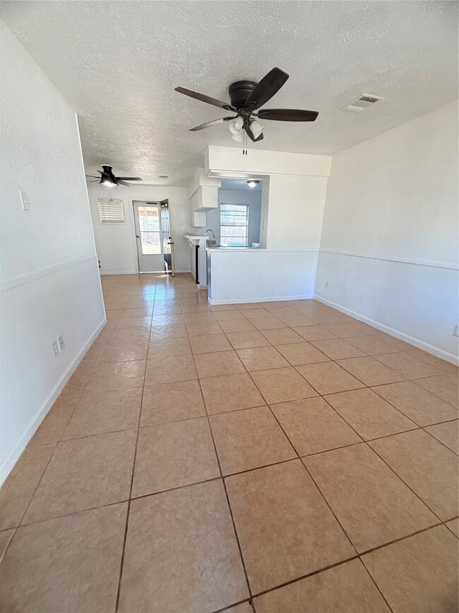 Photo - 207 Inwood Ln