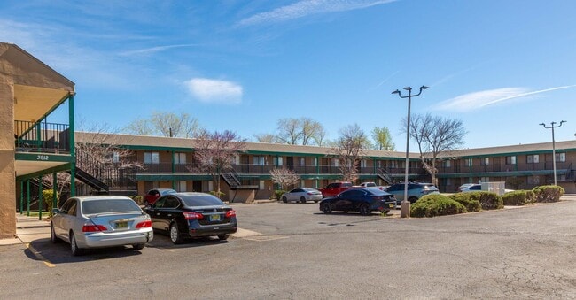 CRESTWOOD APARTMENTS