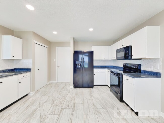 Photo - 675 Country Gate Dr