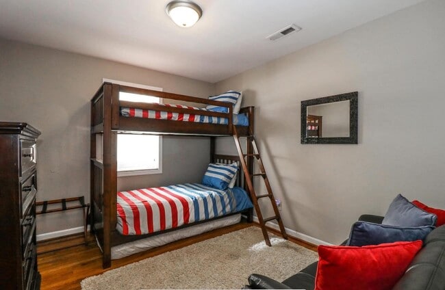 Photo - 907A Hampton Ave