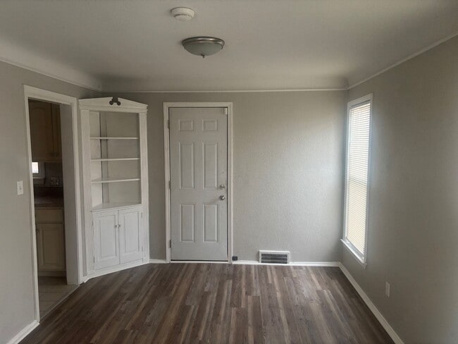 Photo - Move-In Ready 3BR Home w/ Fireplace, Garage & Basement – Cleveland