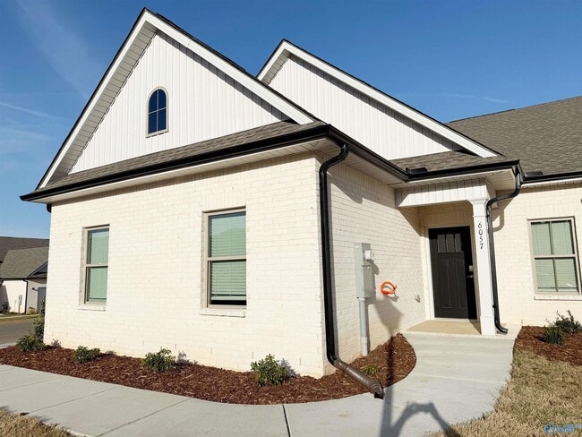 Photo - 6057 Gardner Maples Dr SE