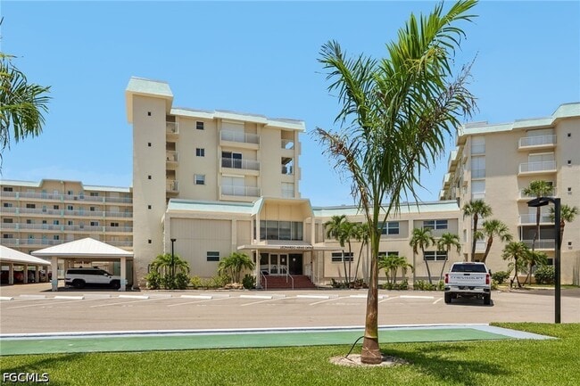 Building Photo - 7400 Estero Blvd Unit 315