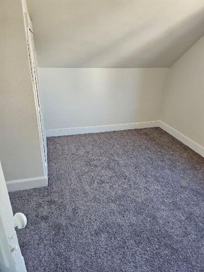 Photo - 706 E Doege St Unit 706 E Doege St. Apt A