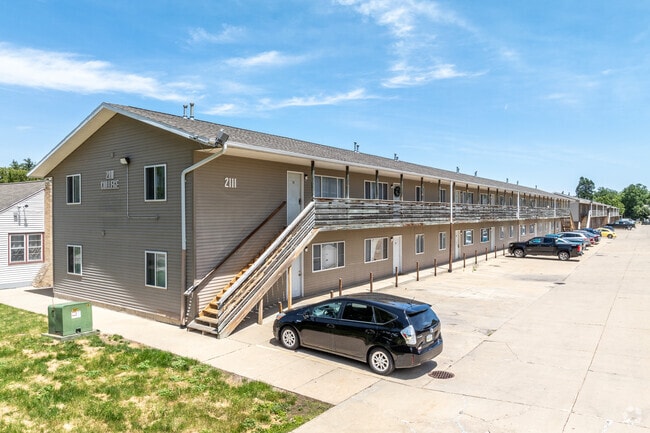 Building Photo - Residences on College Hill Rental