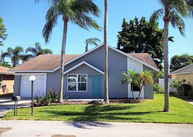 Building Photo - 14576 Sunset Pine Dr Rental