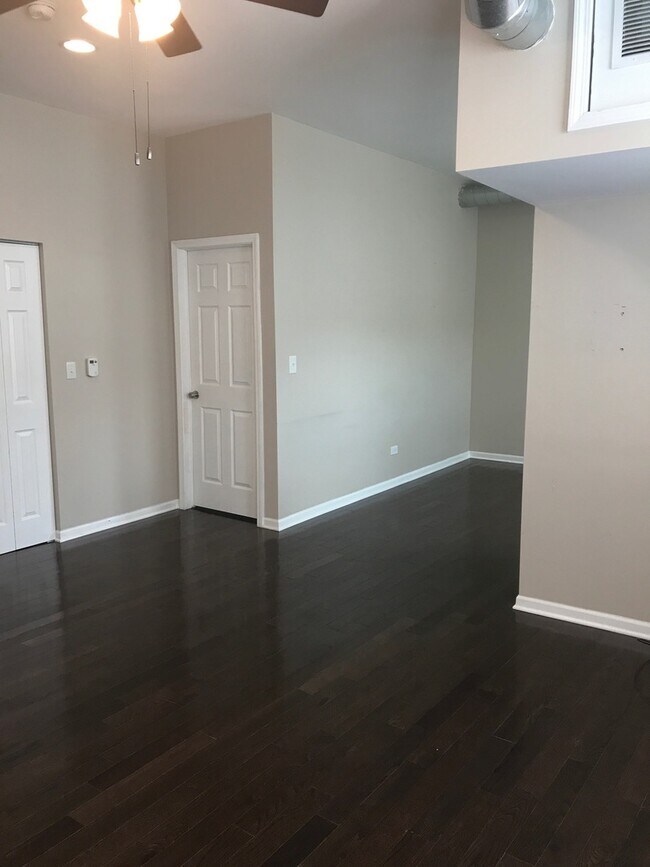 Photo - 1919 S Racine Ave