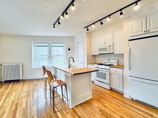 Building Photo - 53 Prospect St Rental