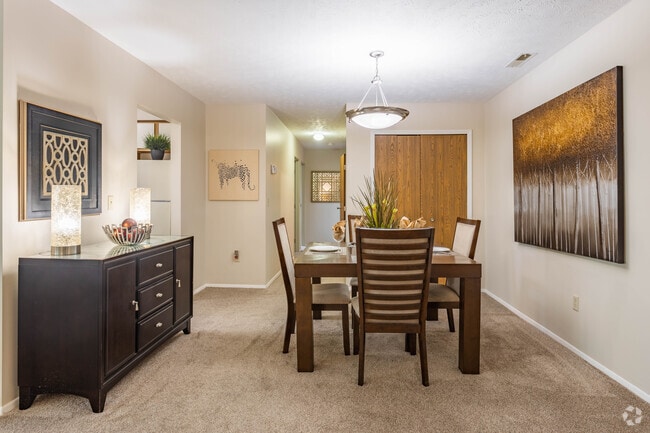 2BD, 1.5BA - 1,050SF
