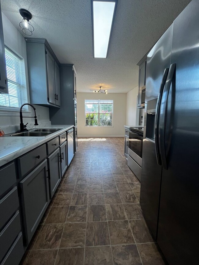 318 Chadwyck Cir