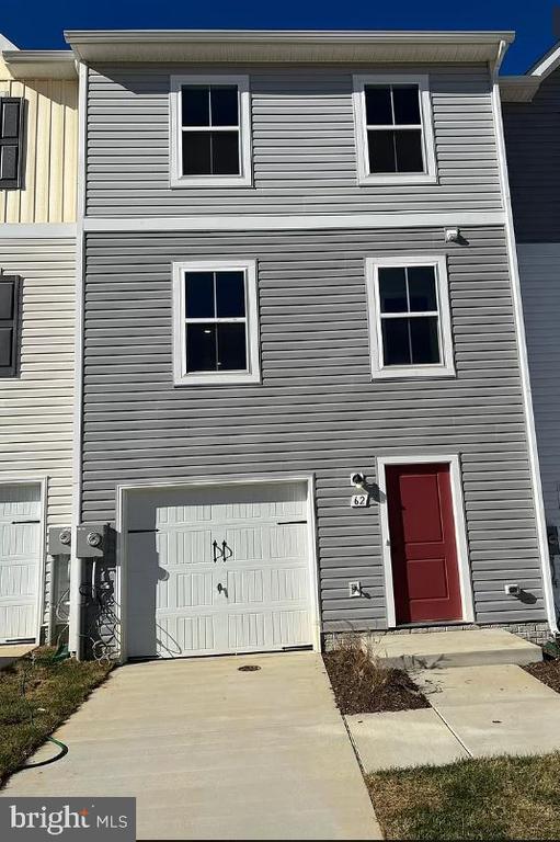 Photo - 18 Thrower Rd Townhome