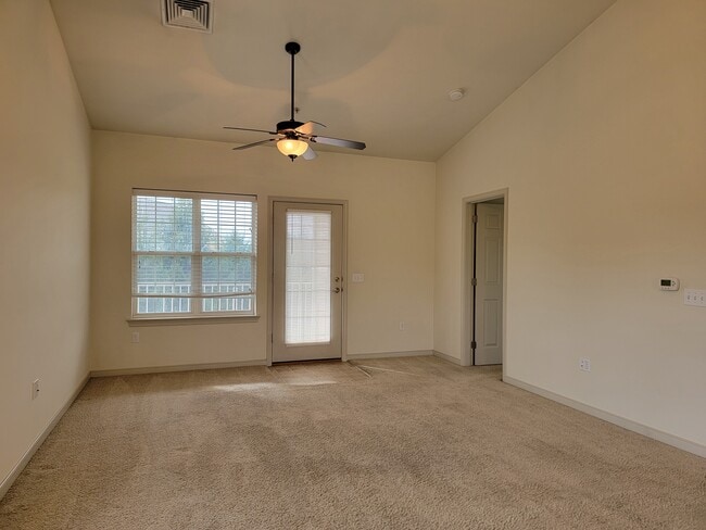 Photo - 1942 Shady Oak Dr