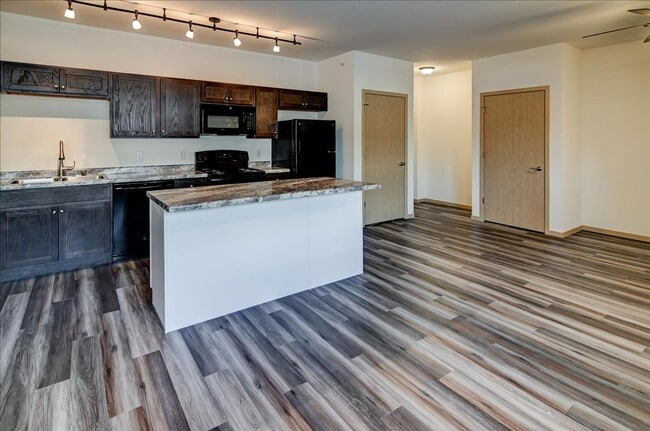 Building Photo - ? Beautifully Remodeled 2-Bedroom Apartment | Madison’s West Side — Minutes from Downtown! Unit 2128 Luann Ln #101