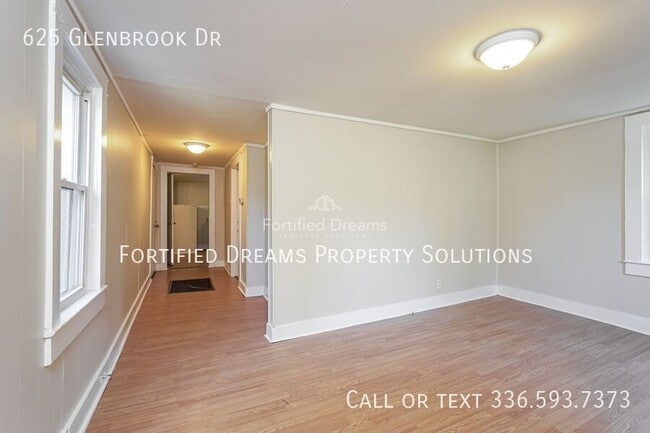 625 Glenbrook Dr