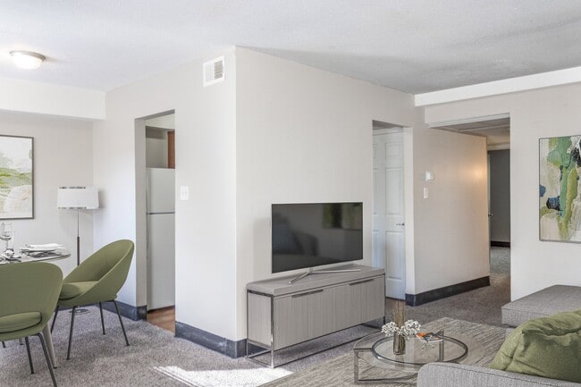 Photo - Bridgepointe Crossing