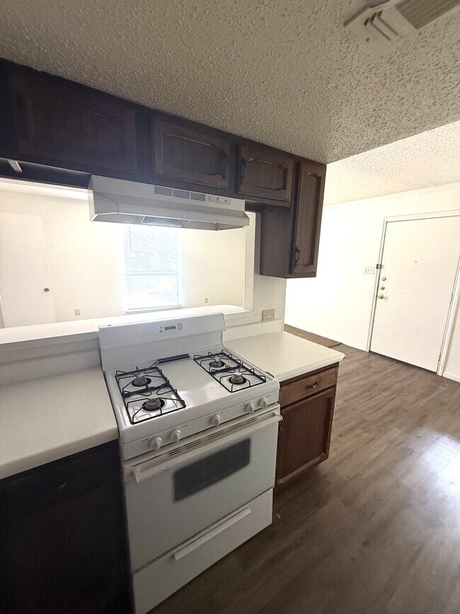 Photo - 109 Smith Ln Unidad D