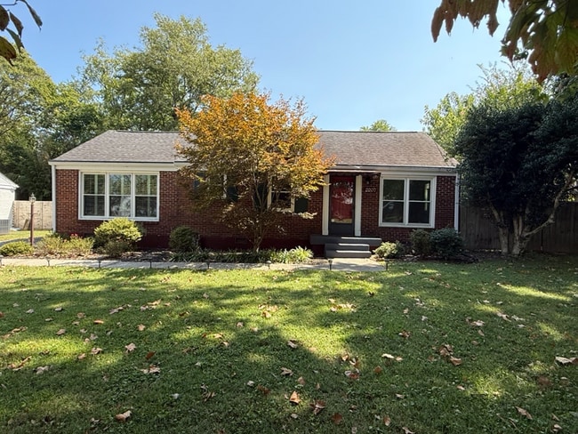 Building Photo - 2207 Pinewood Rd Rental