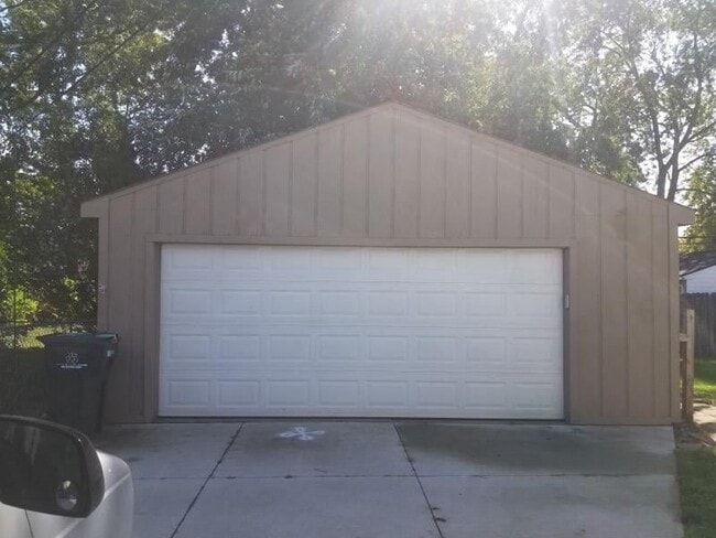 Photo - 22412 Milner St
