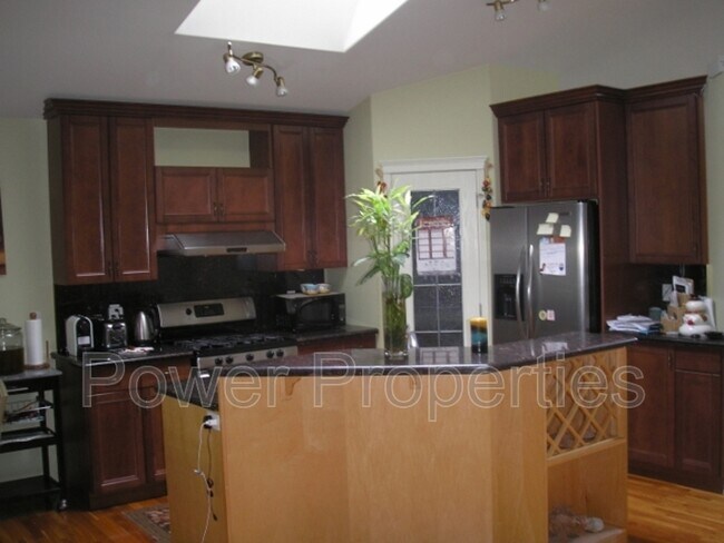 Photo - 138 Discovery Ridge Blvd SW