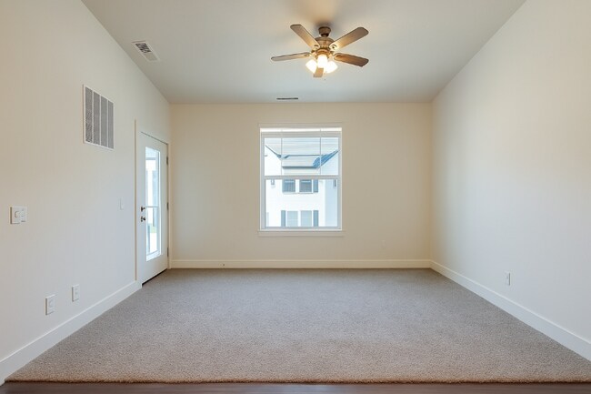 Photo - 4777 Alder Dr Unidad Building E 303