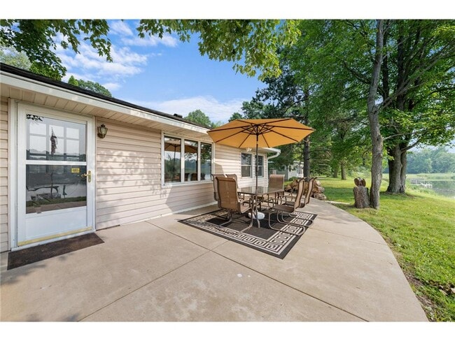 Photo - 2180 Island Dr