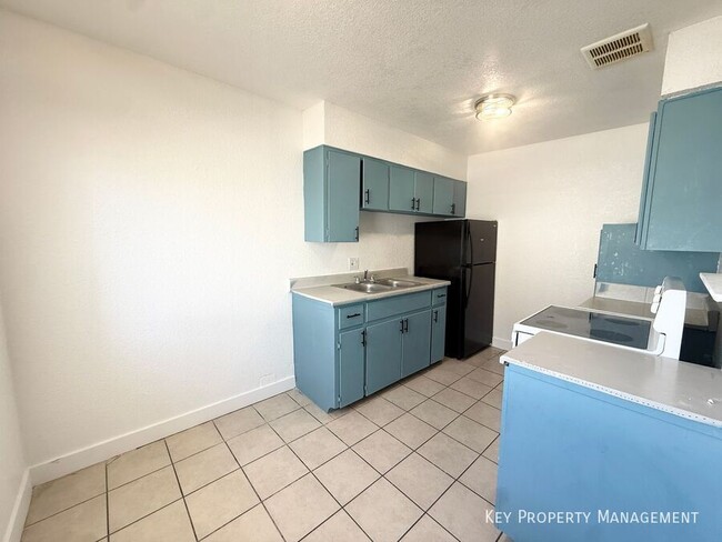 Photo - 2030 Sunrise Ave Unit #2