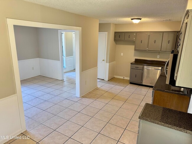 Photo - 7141 Oak Forest Dr