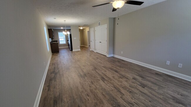 1700 7th St Unidad 1700-B E 7th Street