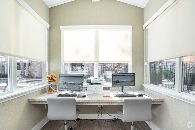 Business Center - MAA Valleywood Apartments
