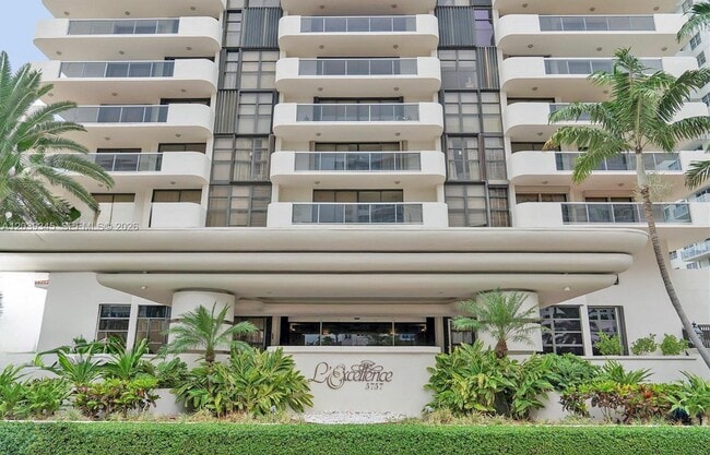 Photo - 5757 Collins Ave Unit 702