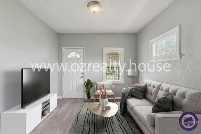 Photo - 207 Pulaski St