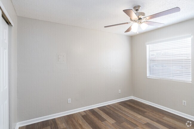 2BR,1BA - 751SF - Primary Bedroom