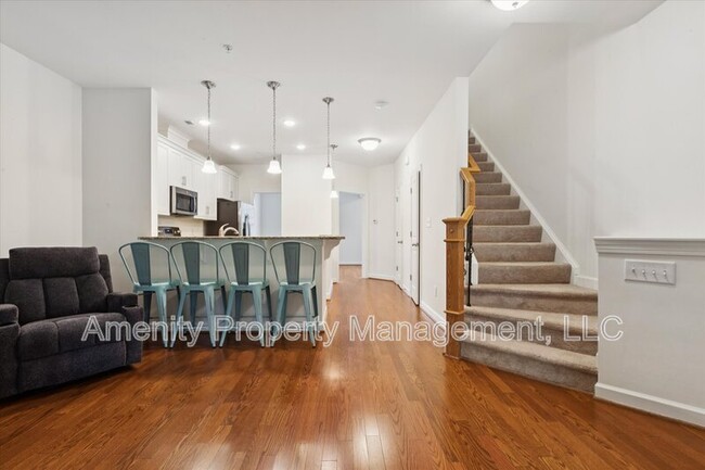 Photo - 103 Carrington Ln