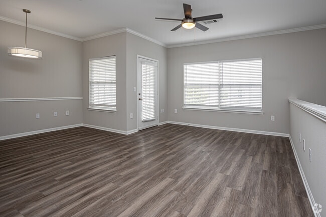 1BR, 1BA - 849SF Upper Floor - 61Ninety West