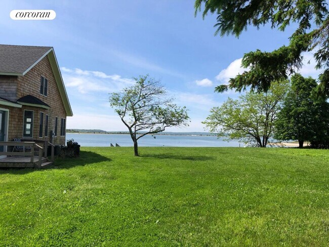 Photo - 63 S Menantic Rd