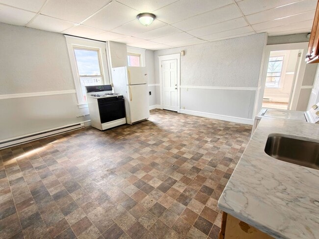 Photo - 21 Dale St Unit Apt 3