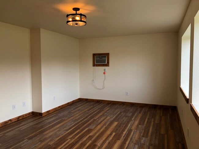 Photo - 605 Princeton Ave N