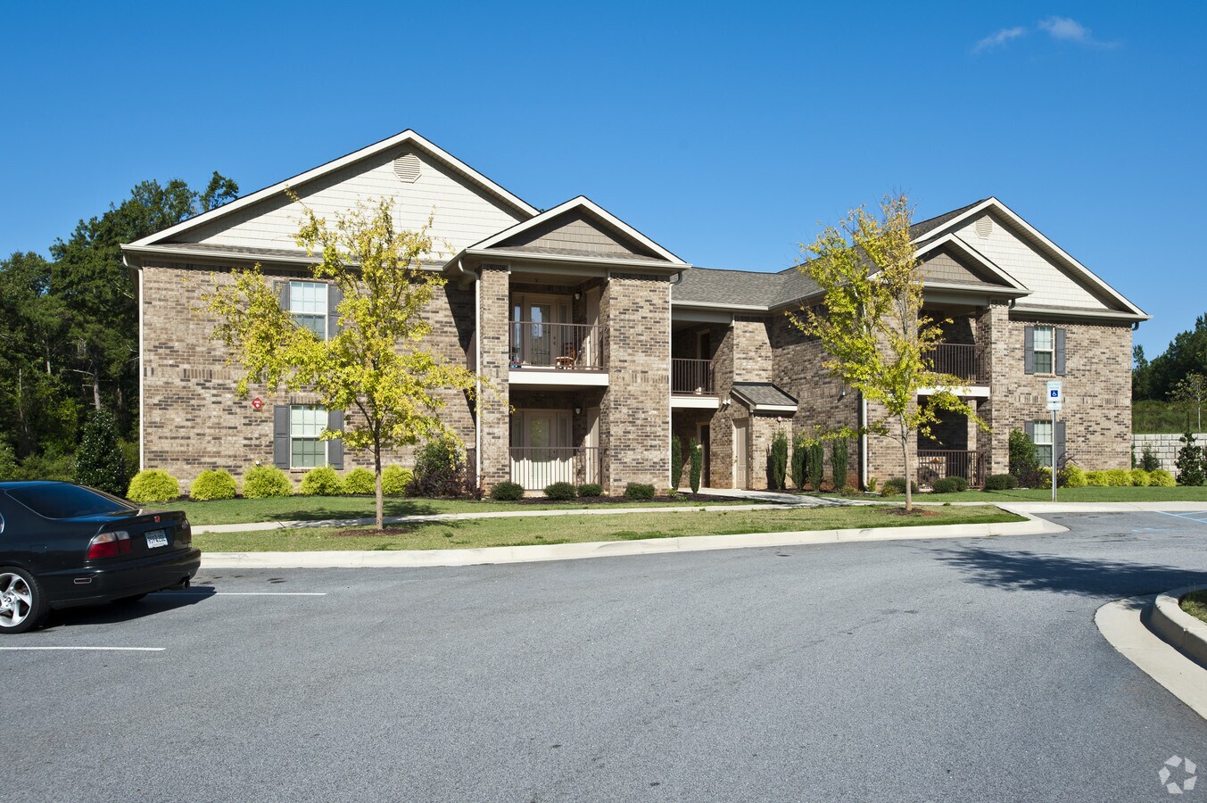Photo - Meadow Brook Acres Apartments