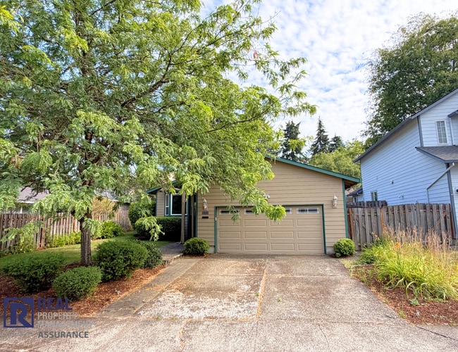 Building Photo - Beautiful 3-Bedroom Home with Fenced Yard, Central A/C & 2-Car Garage