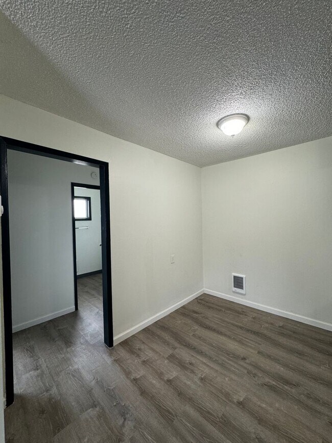 Photo - Stark Street Crossing