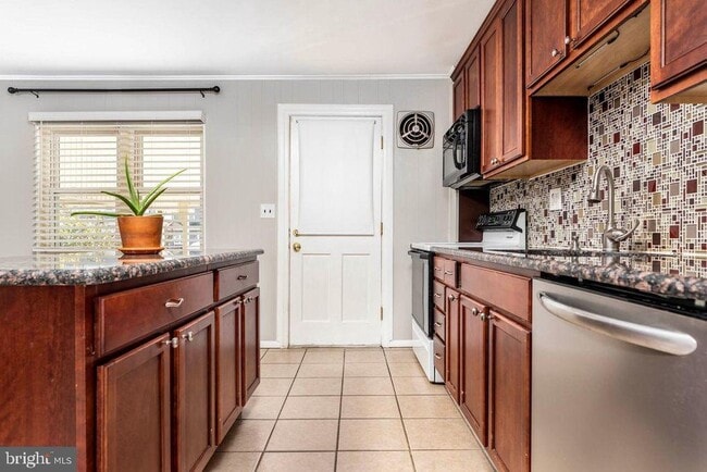 Photo - 355 W 12th Ave