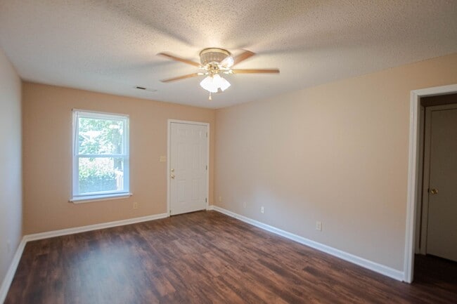 Photo - 701 Peachers Dr Unit B