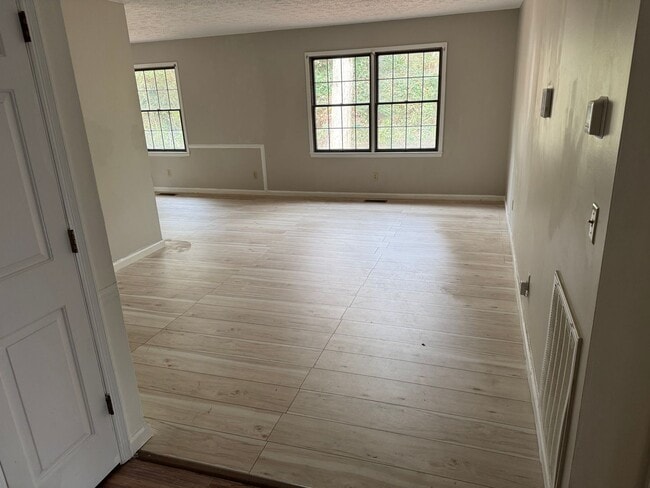 Photo - 4315 Greenbrier Dear Rd