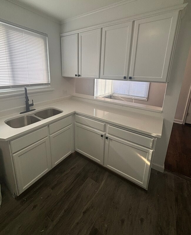 Photo - 14311 Woodlawn Ave